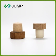 Tappo in legno in bottiglia di vino